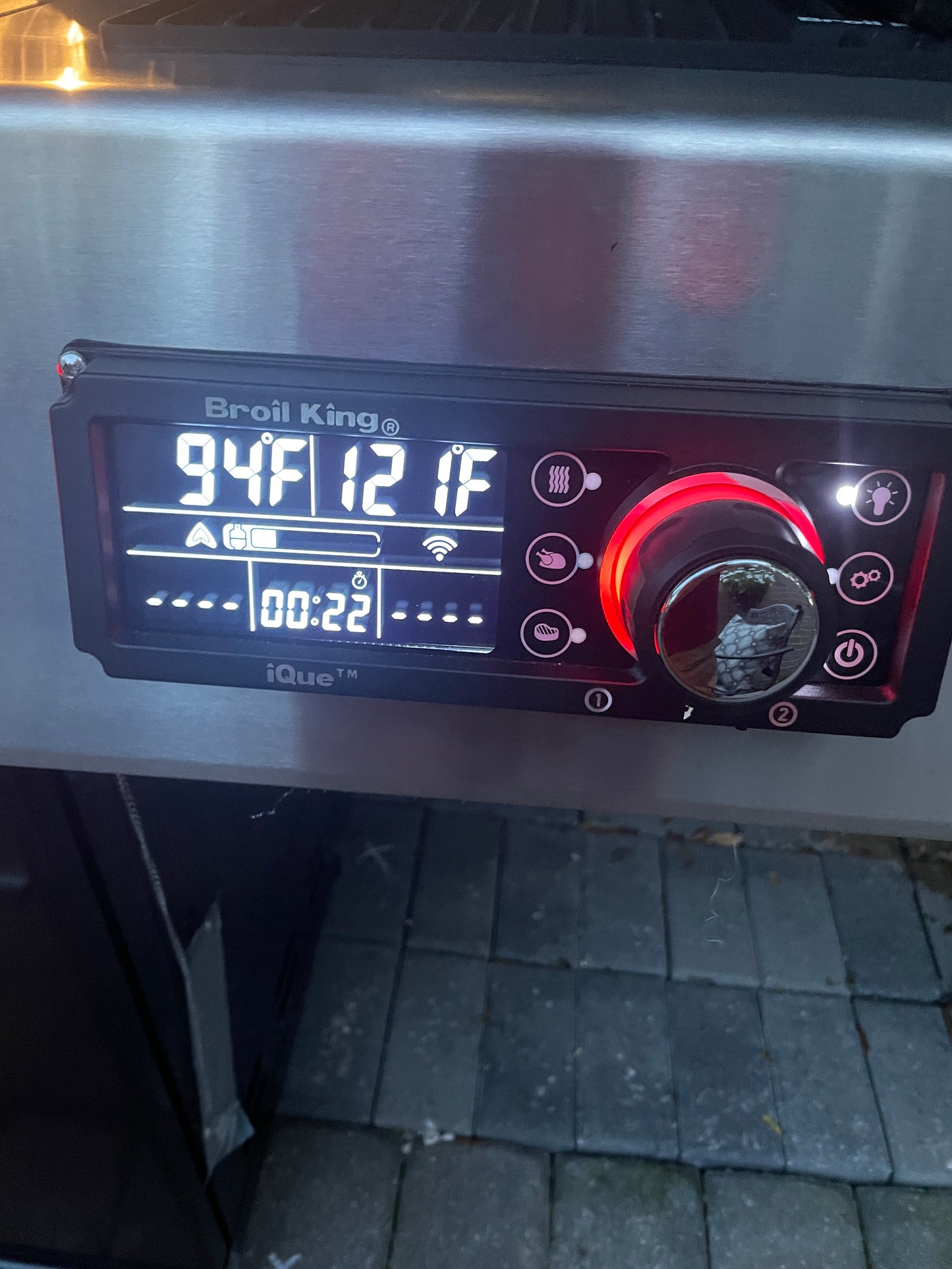 Broil King - Regal™ Q 690 Pro Infrared - BBQ Island