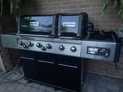 Broil King - Regal™ Q 690 Pro Infrared - BBQ Island